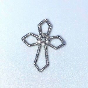 Vtg 10k Diamond White Gold Cable Style Cross w Diamonds Centre 10k RD  .6” x .5”
